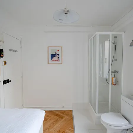 Cozy Studio In The Batignolles Neighborhood